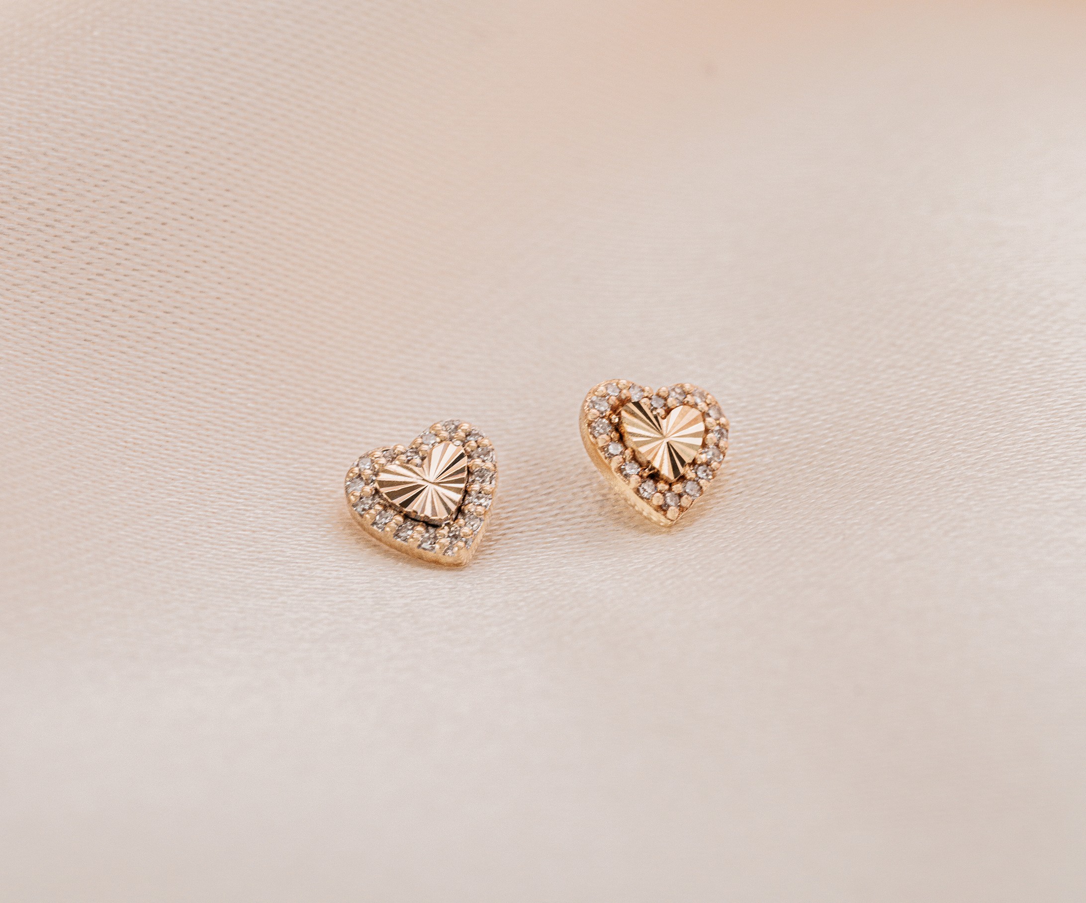 14K aukso auskarai-širdelės iš naujosios Buddha Jewelry kolekcijos